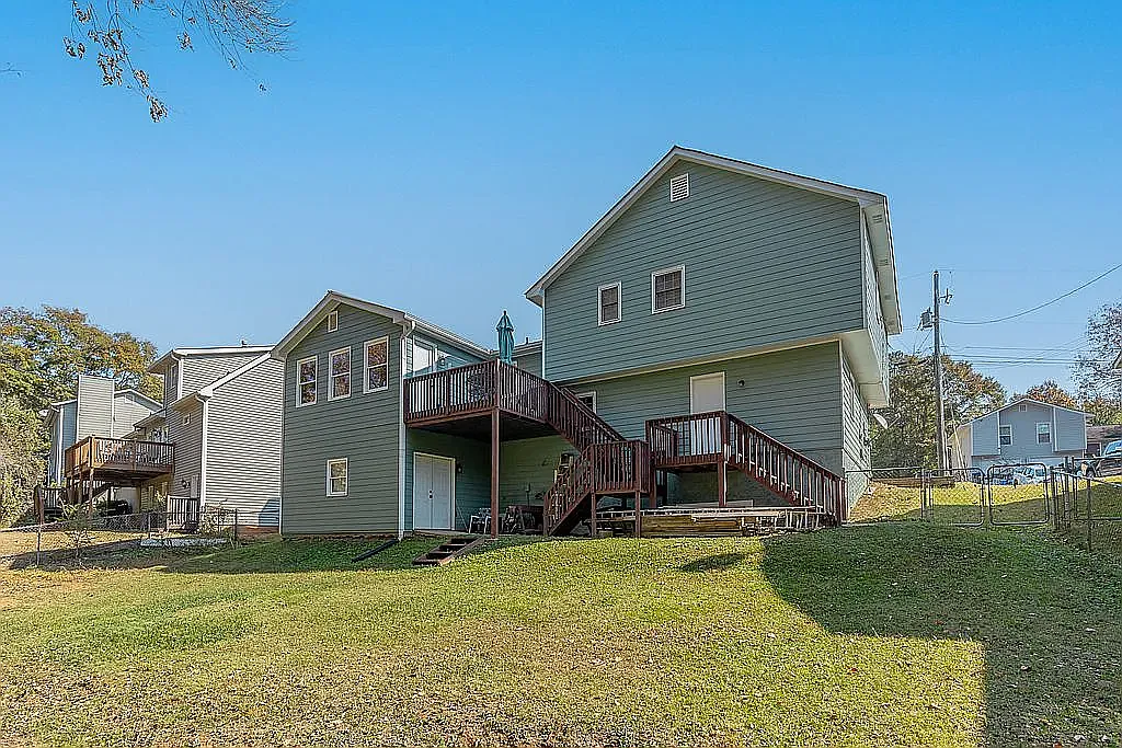 3 bed, 2000 sqft, $2,495 — Photo 4