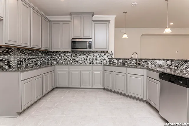 3 bed, 2.5 bath, 1792 sqft, $2,000 — Photo 4