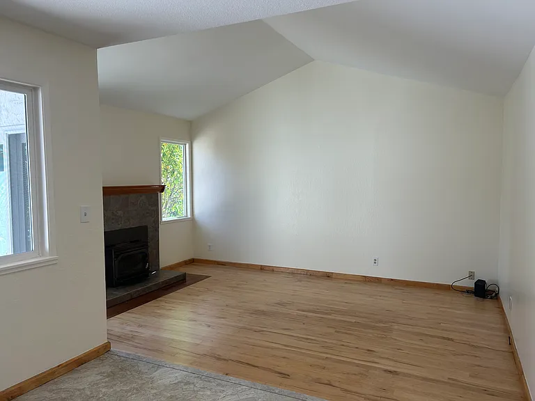 4220 Brookshire Cir — Photo 16