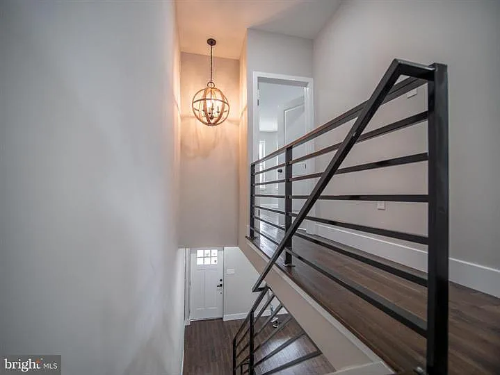 2930 Nicholas St — Photo 9