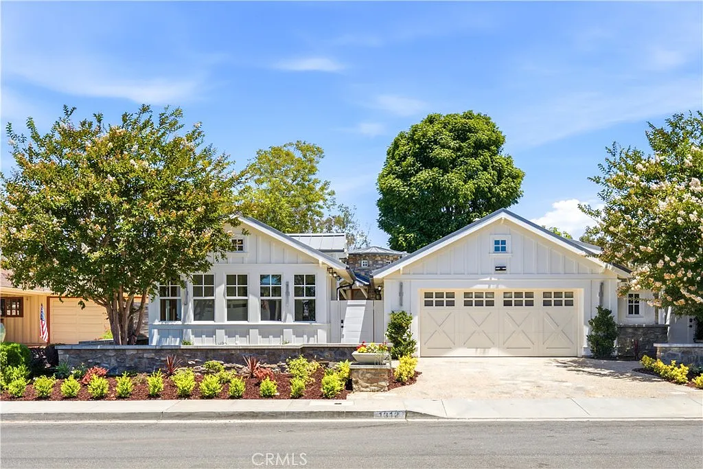 3 bed, 2405 sqft, $27,000 — Photo 2