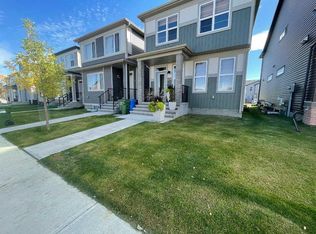 551 NW Wolf Creek Way SE, Calgary, AB T2X 4Y9