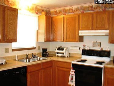 2nd image of 3443 Bellflower Dr