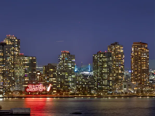 100 United Nations Plaza image 18 of 22