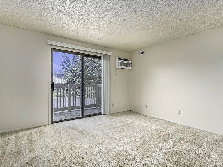 West Wind Apartments — Photo 8