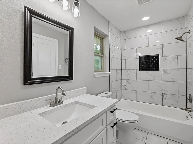 3204 Greenbriar Ln — Photo 17