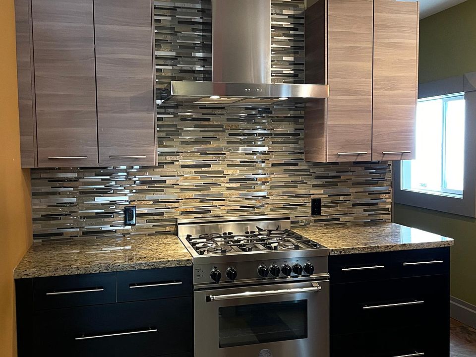 professional stove, gas lots of storage, big pantry not shown