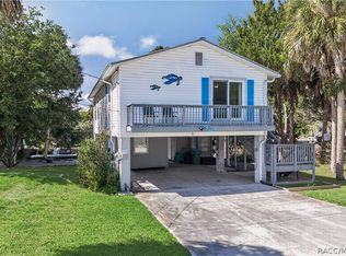 12122 W Gulf Breeze Ct, Crystal River, FL 34429