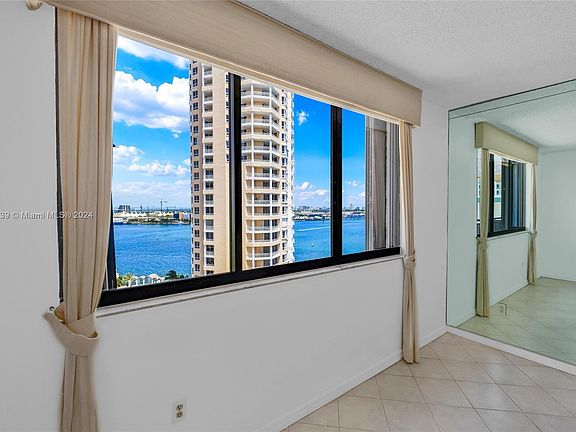 5th image of 540 Brickell Key Dr #Penthouse 1816