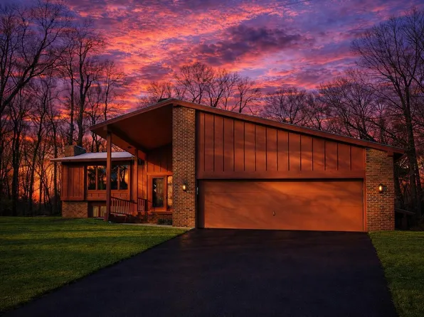 5210 Shady Ln, Shorewood, MN 55331