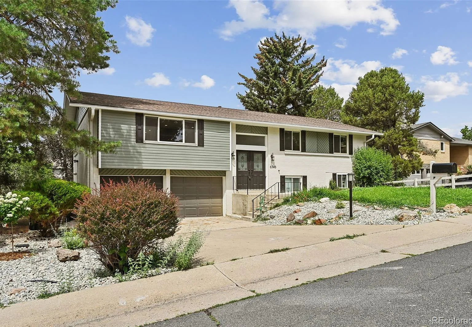 3 bed, 2.0 bath, 1619 sqft, $3,250 — Photo 1