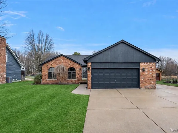 51604 Base St, New Baltimore, MI 48047