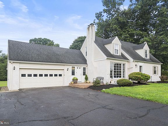 2nd image of 49 Benner Rd