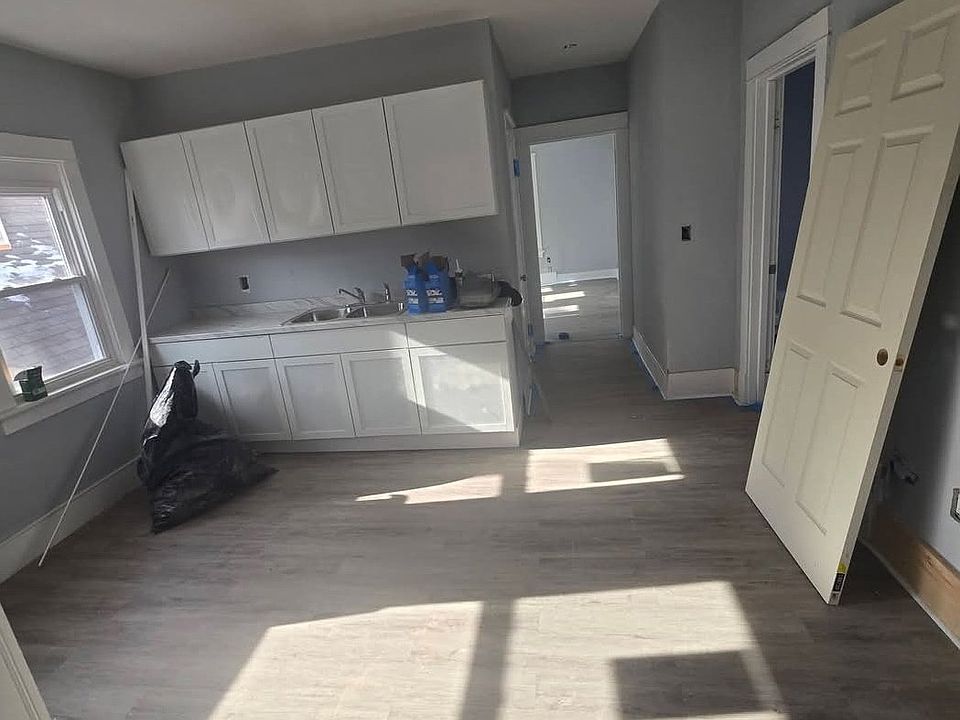 1st image of 2405 N 34th St #2