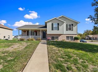 1304 Holly Dr, Cape Girardeau, MO 63701