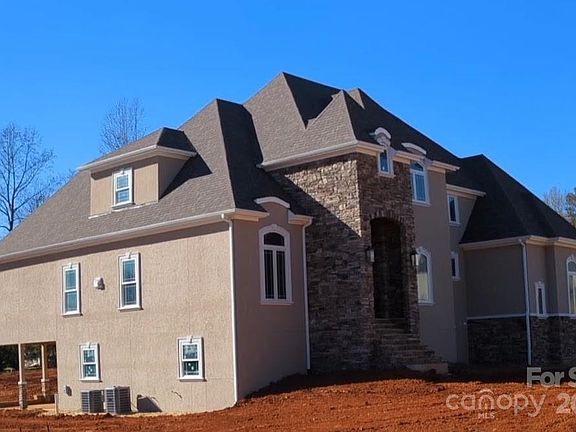 3rd image of 128 Hunts Landing Dr