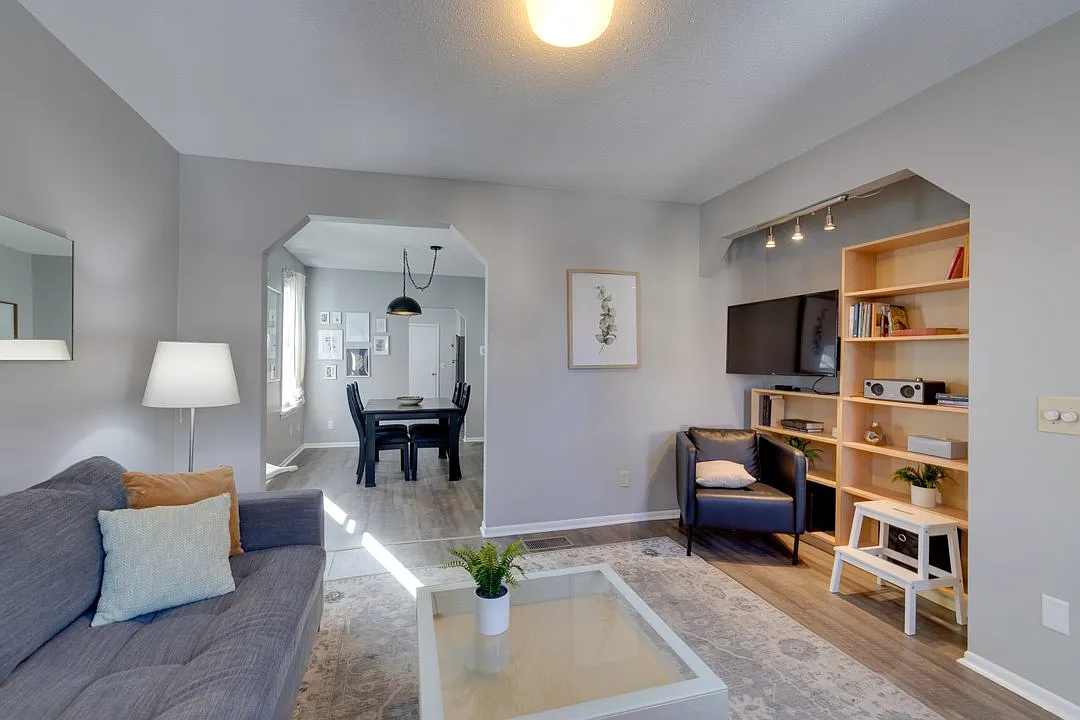 2619 S 7th St — Photo 1