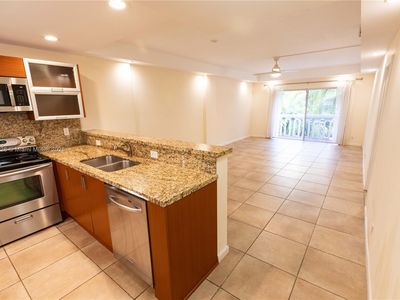 100 Edgewater Dr APT 336, Coral Gables, FL, 33133