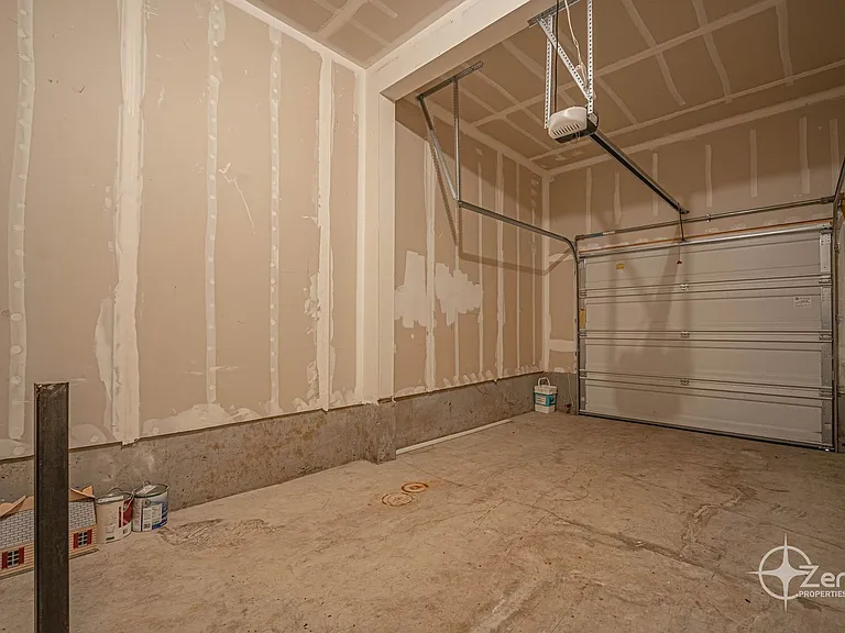 1400 NE 85th Way — Photo 8