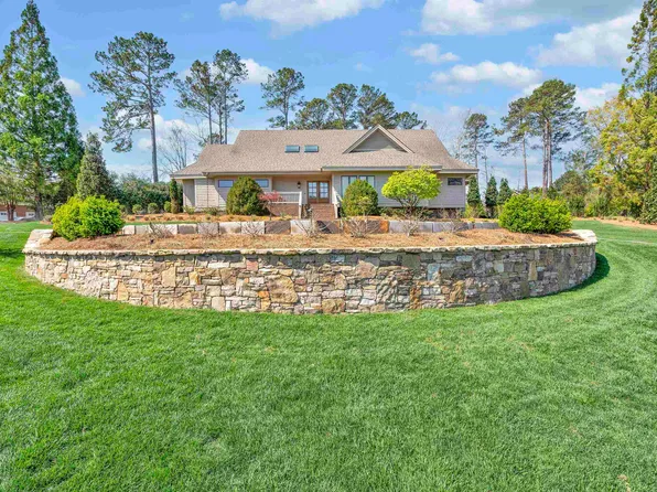 200 Indian Wells Dr, Spartanburg, SC 29306