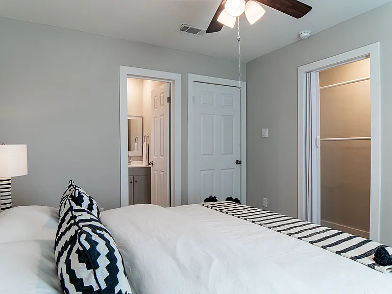4015 Mount Royal St — Photo 12