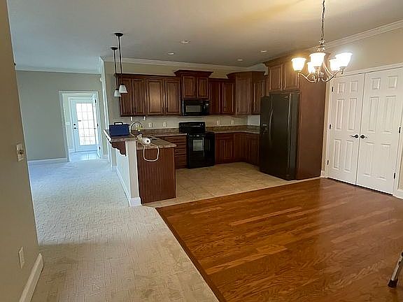 Kitchen, dining room