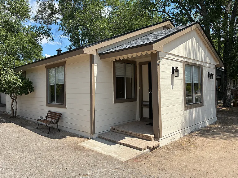 222 E Park St — Photo 1