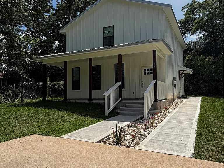 408 Mary Ave — Photo 2