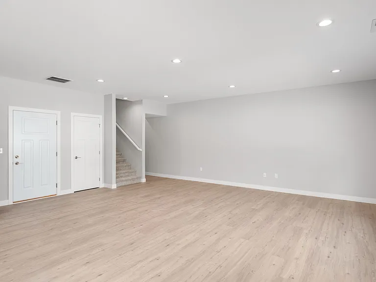 500 Cambridge St — Photo 4