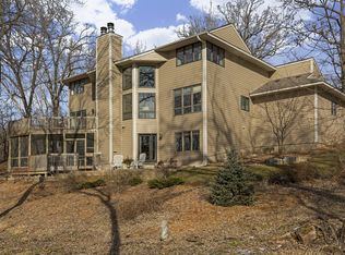 15120 Tammer Ln, Wayzata, MN 55391