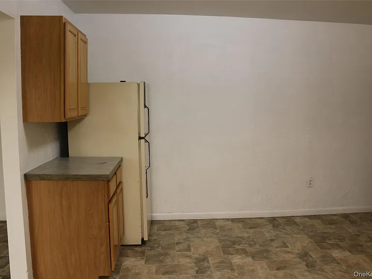 657 Eatontown Rd — Photo 3
