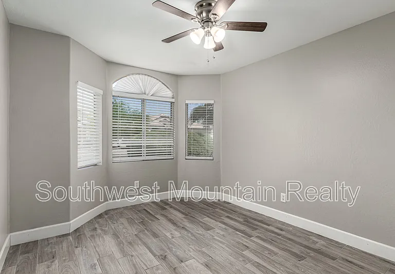 881 E Baylor Ln — Photo 26