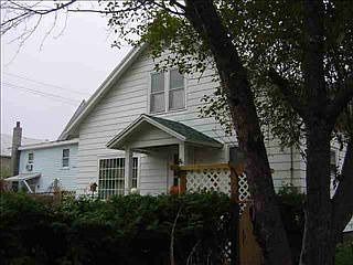3rd image of 25 King St
