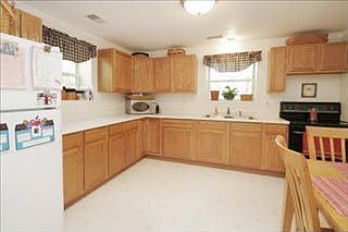 4th image of 9029 Long Lake Dr E