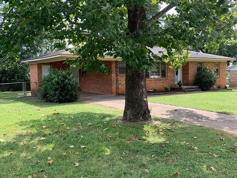 Front yard view