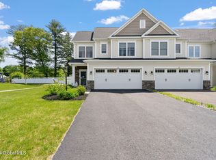 30 Hillard Ln, Latham, NY 12110