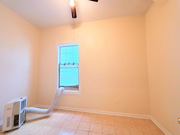 5th image of 215 N Telemachus St Unit B