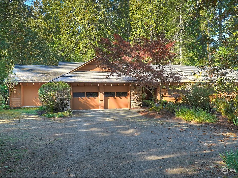 25577 Pioneer Way NW>