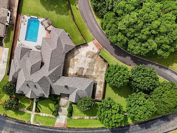 4th image of 14341 Bluff Lakes Dr
