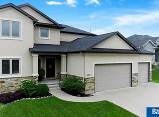 9331 Keystone Dr, Lincoln, NE 68516