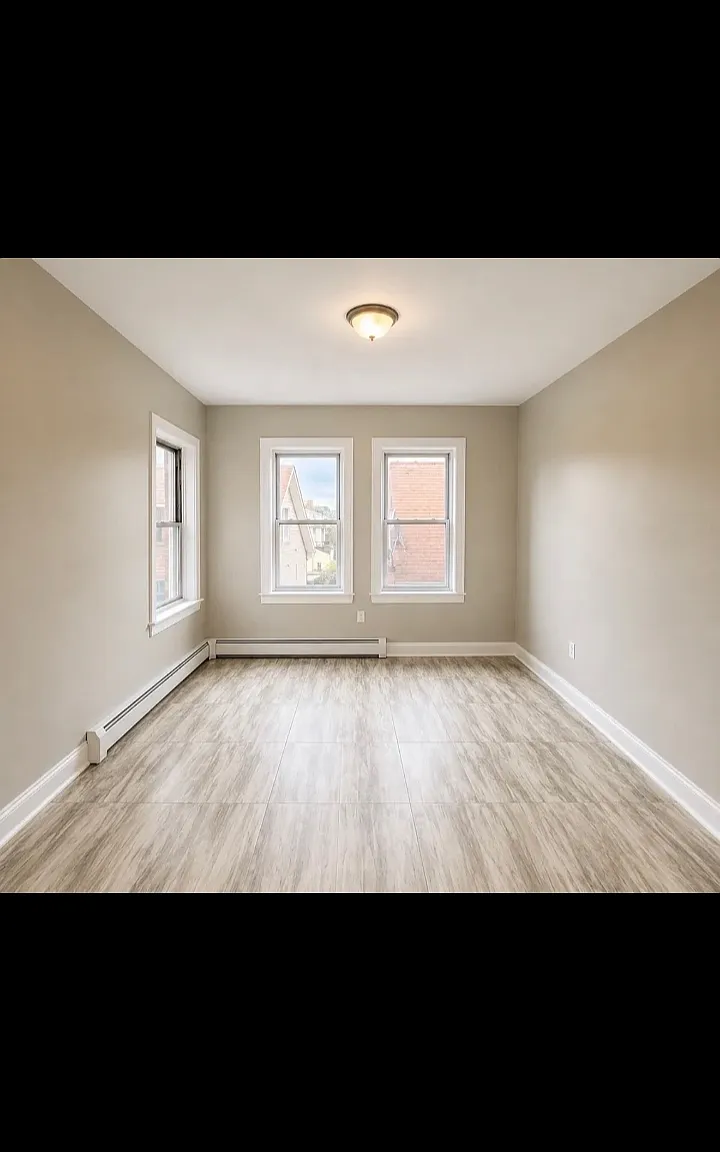 378 Park Ave — Photo 2