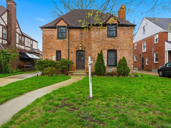 17566 Fairfield St, Detroit, MI 48221