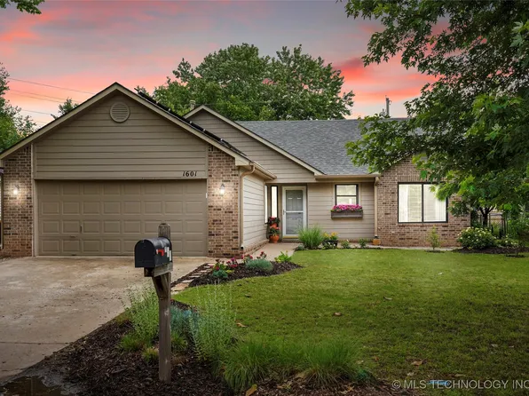 1601 N 1st St, Jenks, OK 74037