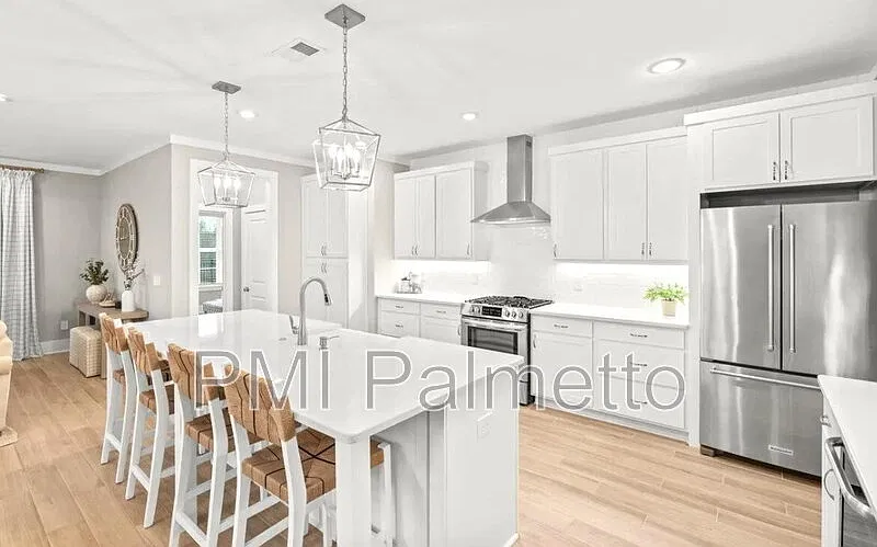 3 bed, 2.5 bath, 2448 sqft, $4,600 — Photo 3