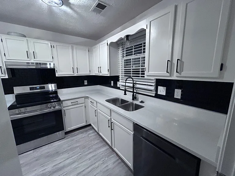 2862 Webb Bridge Rd #MAIN — Photo 1
