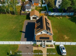 19 Milburn Rd, Sound Beach, NY 11789