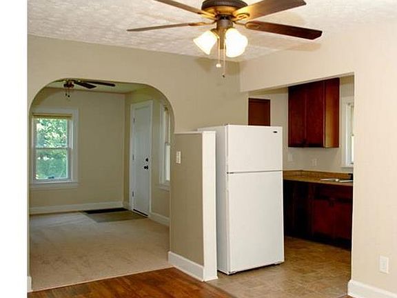 4th image of 2254 Bellfield Ave