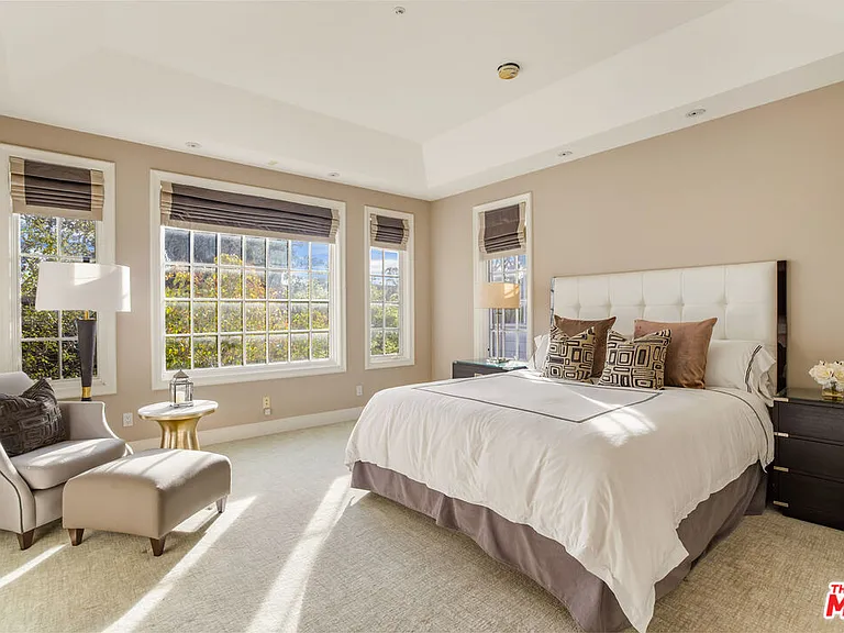 720 N Crescent Dr — Photo 22