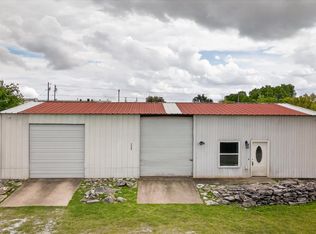 721 Comanche Cove Dr, Granbury, TX 76048