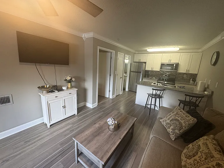 180 W Dublin Dr — Photo 32